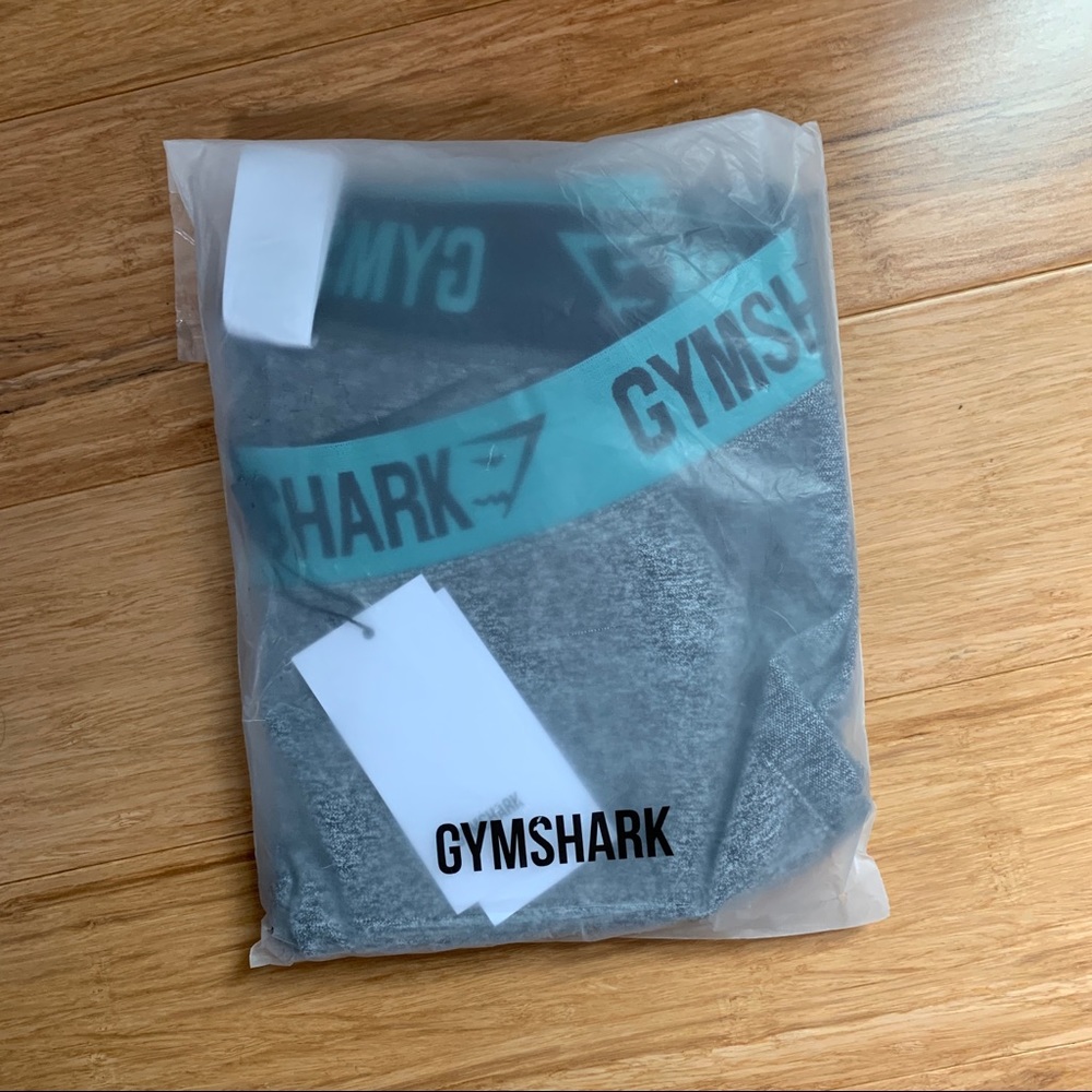 Gym shark leggings